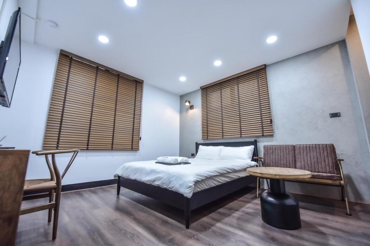 Eryang Homestay Tainan Exterior foto